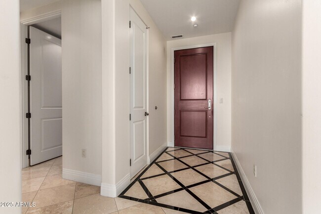 Foto del edificio - 15802 N 71st St