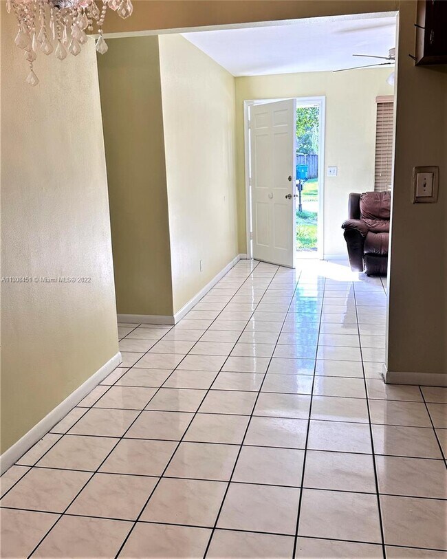 Building Photo - 9455 SW 52nd Ct