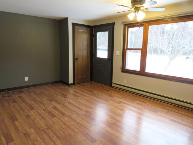 Building Photo - $1,550| 3bd 1.5Ba| 7351 20th Ave| Availabl...
