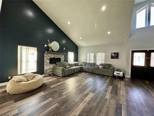 Foto del edificio - 14794 Lone Eagle Dr