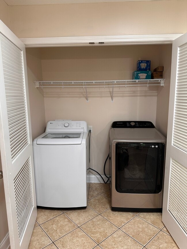 Washer & Dryer Included - 603 Diamonte Cir