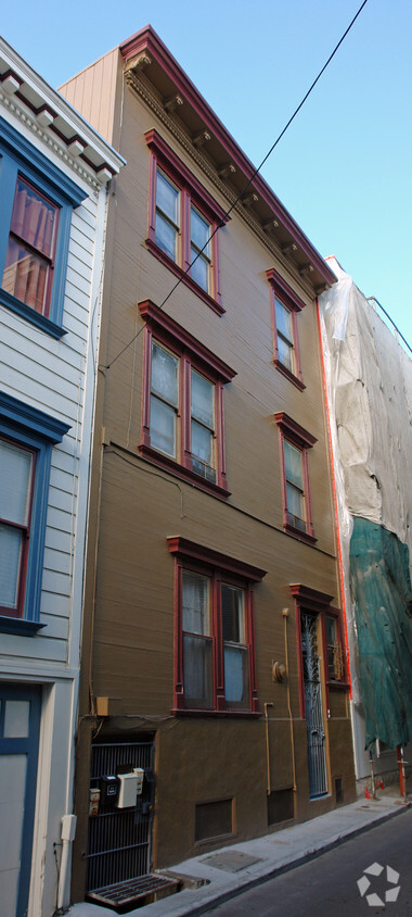 Primary Photo - 149-153 Jasper Pl