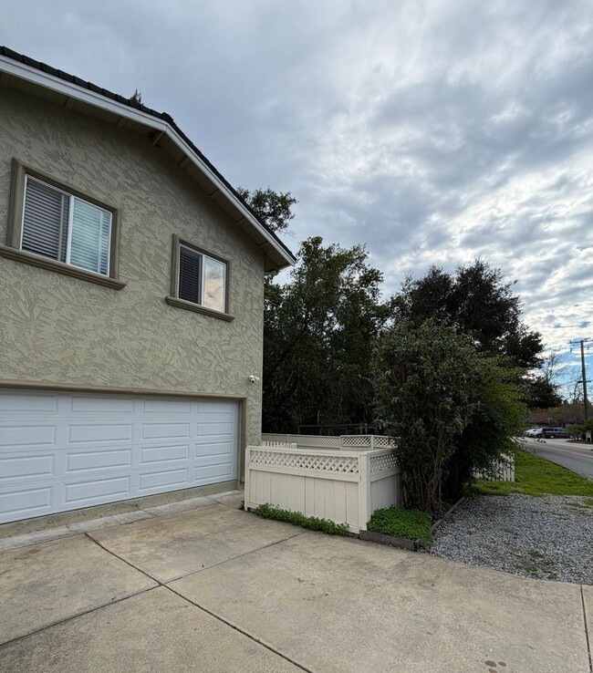 Building Photo - 112 Bethany Dr