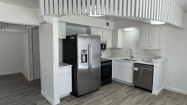 Foto del edificio - 8063 Meadow Rd