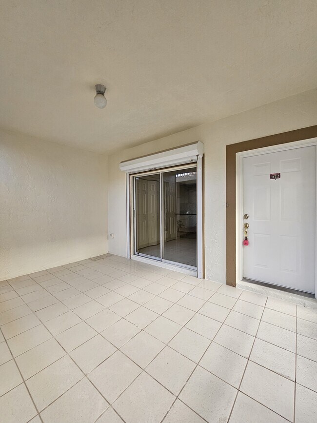 Building Photo - 6025 Chardonnay Ln