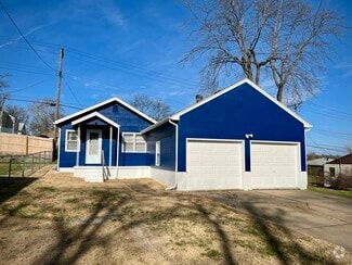 Building Photo - 2332 N 70th Ave