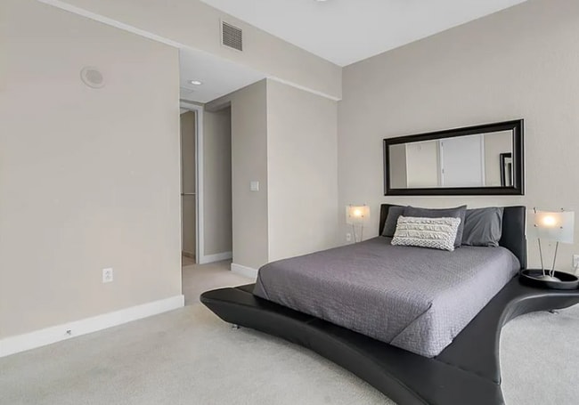 Building Photo - 150 E Robinson St