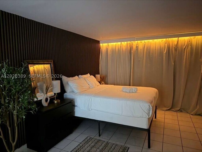 Foto del edificio - 7904 West Dr