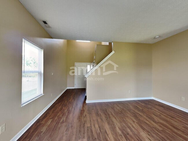 Foto del edificio - 5824 Twin River Ln