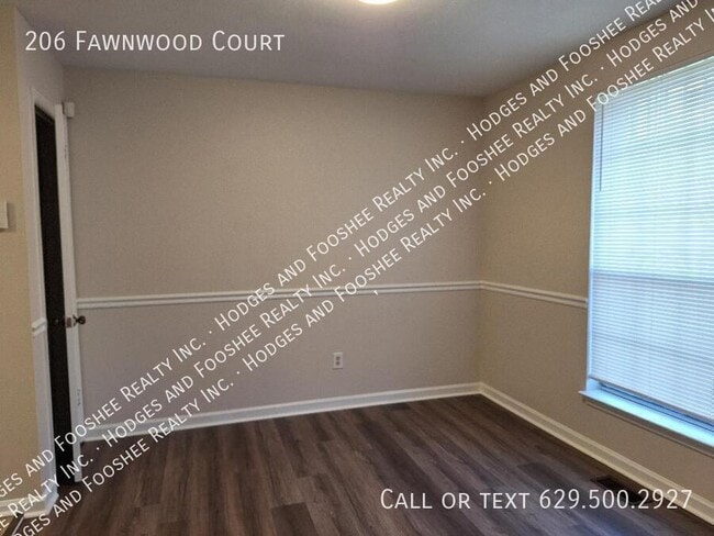 Foto del edificio - 206 Fawnwood Ct