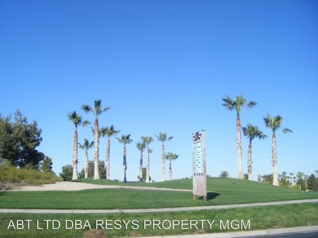 Building Photo - 3 br, 2.5 bath House - 378 DOG LEG DR
