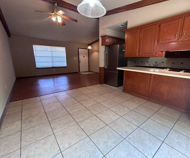 Building Photo - BELOW MARKET RENT!