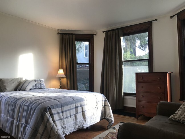 Building Photo - One Willets Pl