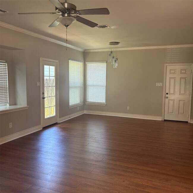Foto del edificio - 14322 Summer Garden Dr