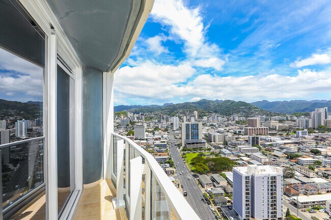 Building Photo - 1296 Kapiolani Blvd