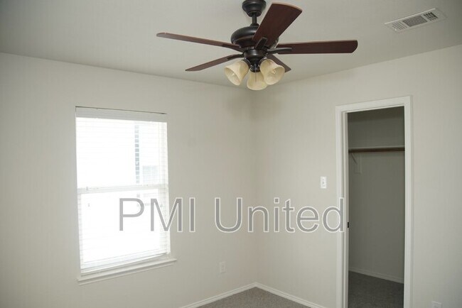 Foto del edificio - 9120 Nathaniel Drive