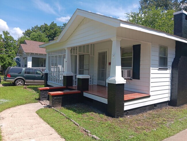 Building Photo - 109 E Dalzell St