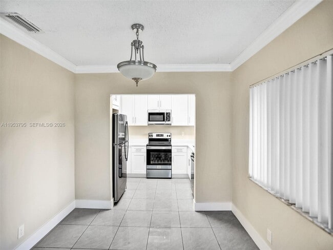 Building Photo - 920 SW 28th St