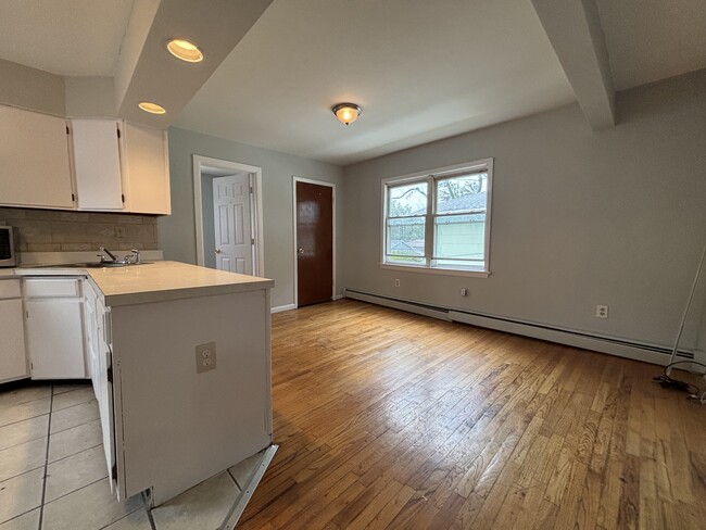 Kitchen/Living Room - 226 Gordon St
