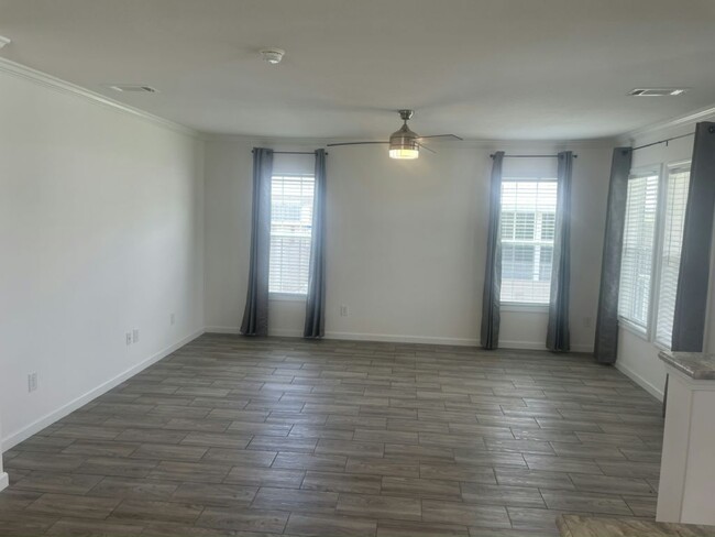 Foto del edificio - 7465 44th Terrace N