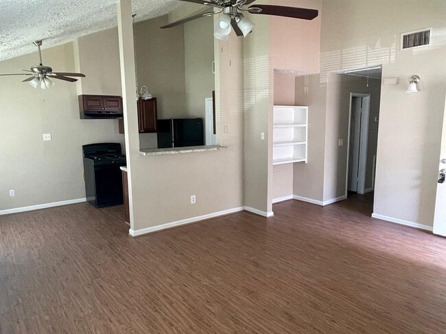 Building Photo - 10021 Rosbrook Dr