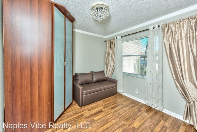 Building Photo - 2 br, 2 bath House - 4358 27th Ct. SW #4-104