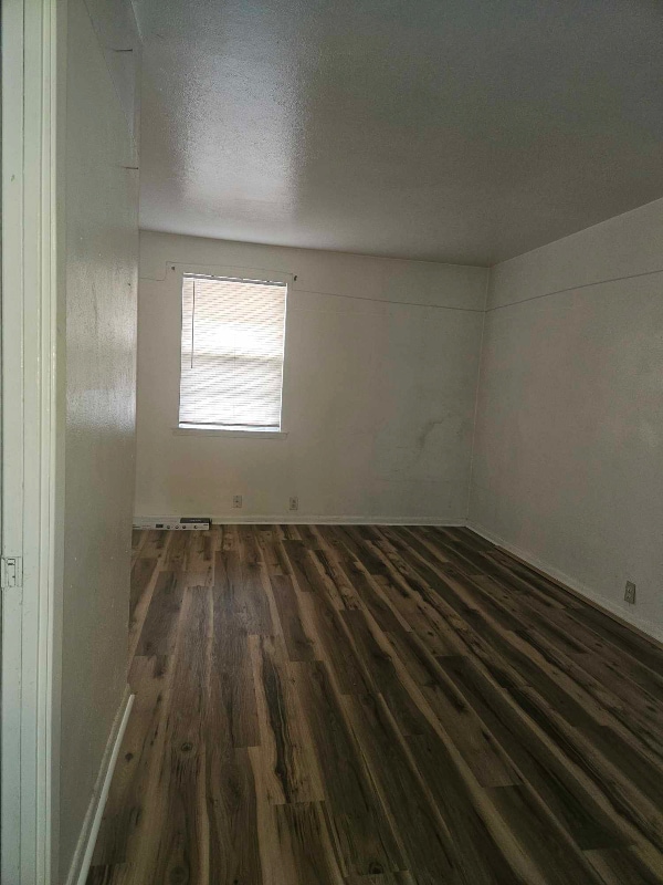 Building Photo - 414 E Avenue A