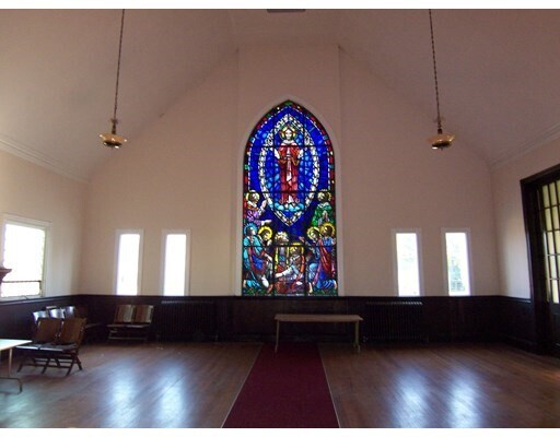 Foto del edificio - 330 Edge Hill Rd