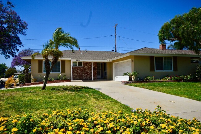 Foto del edificio - 3 Bedroom East Orange Home