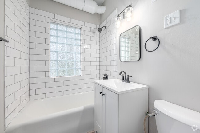 1 habitación, 1 baño - 655 pies cuadrados - Baño - 3635 Bosworth Rd