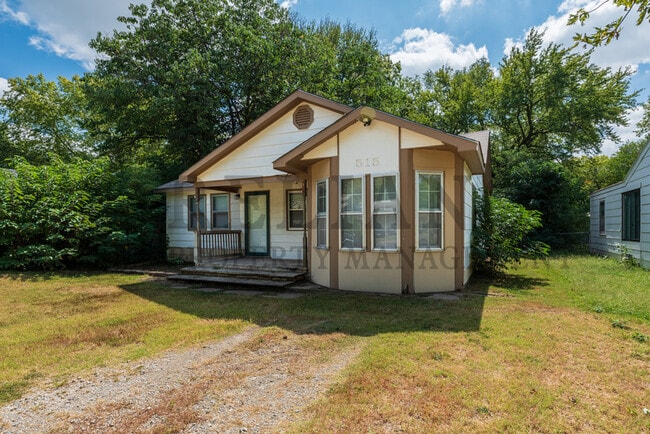 Building Photo - 515 E Vine St