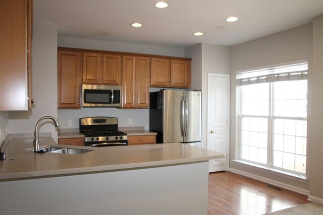 Building Photo - 157 Hudson Dr