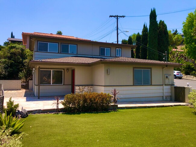 Foto del edificio - 4646 Wawona St