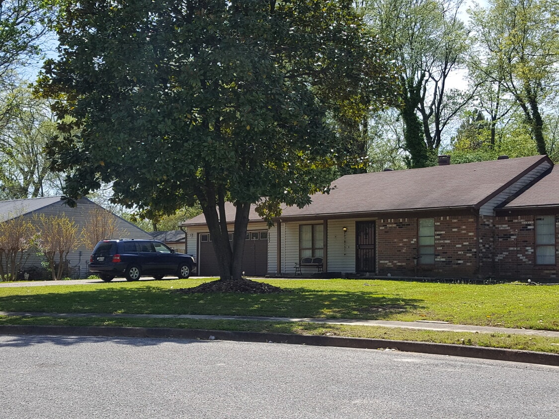 2241 Bromley Ln, Memphis, TN 38134 House Rental in Memphis, TN