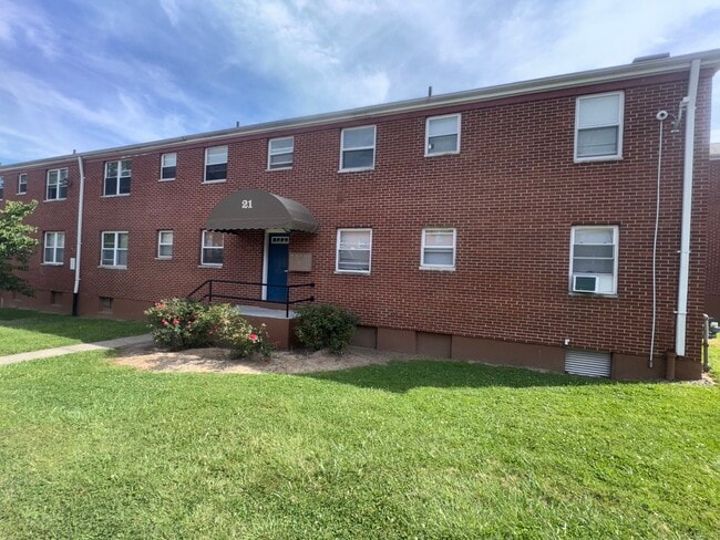 Foto del edificio - 762 New Britain Ave