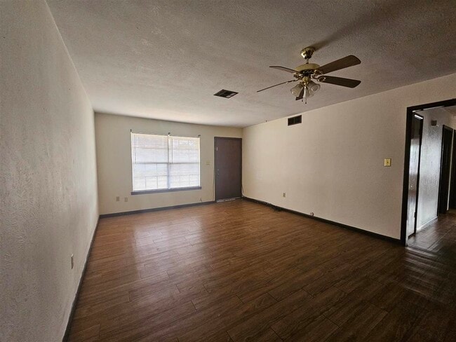 Building Photo - 4527 SW Beta Ave