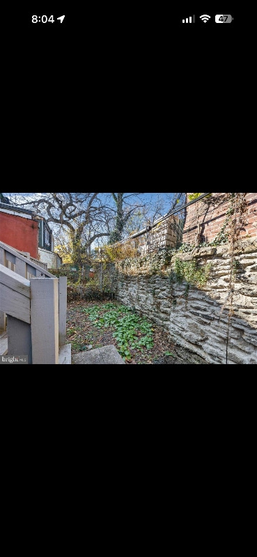 Building Photo - 109 W Logan St