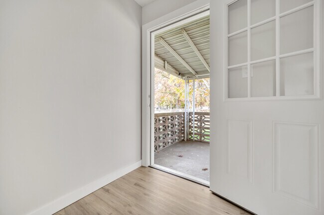 Foto del edificio - 30030 Vineyard Rd