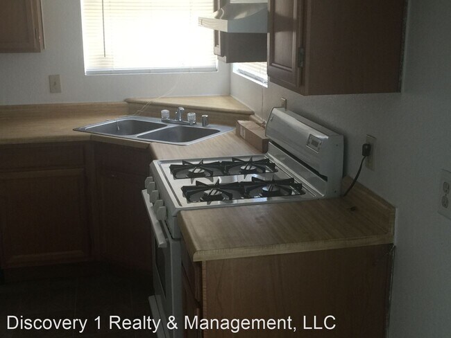 Building Photo - 3 br, 2 bath House - 4216 Russel Ct NE