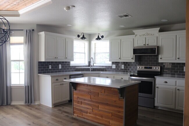 Foto del edificio - 12824 Stonegate Trail