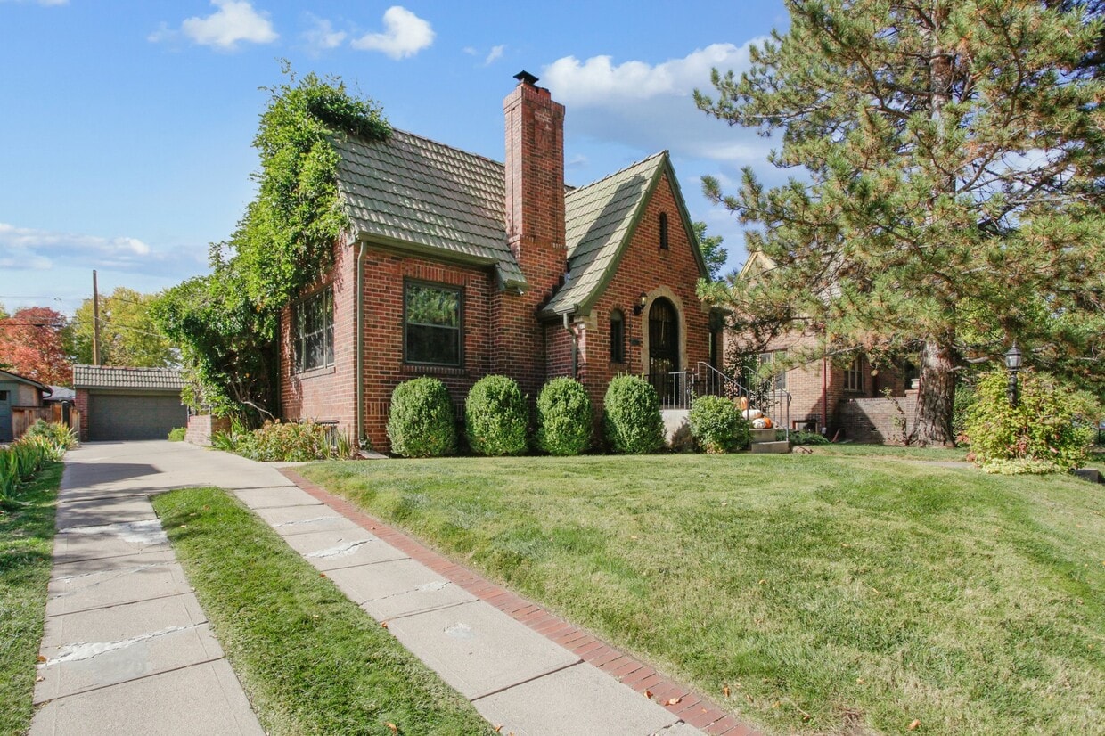 Photo - 1655 Jasmine St (Denver, CO)