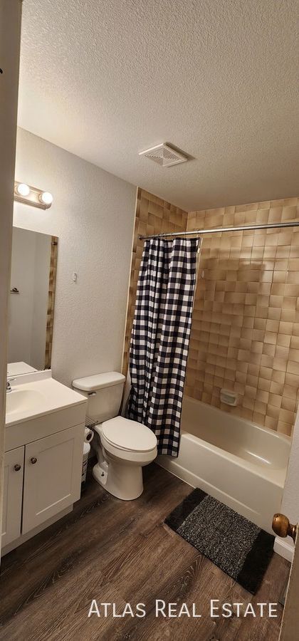 Building Photo - COMING SOON - MOVE IN 7/1! 2 Bedroom Townh...