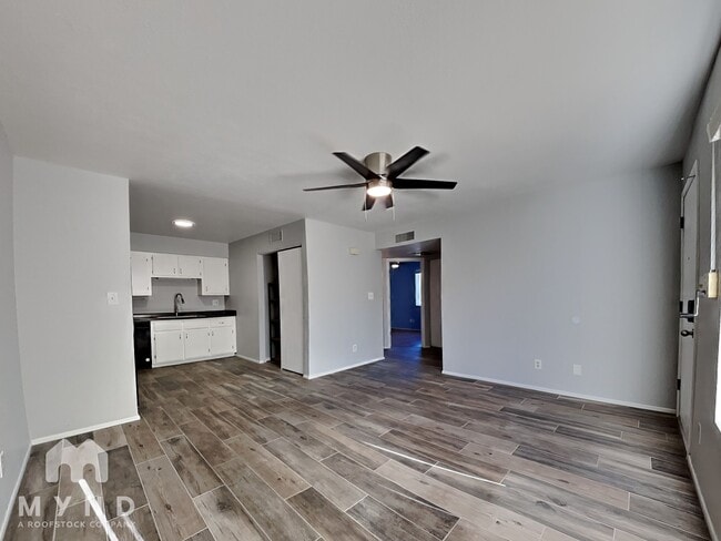 Building Photo - 2151 N Meridian Dr