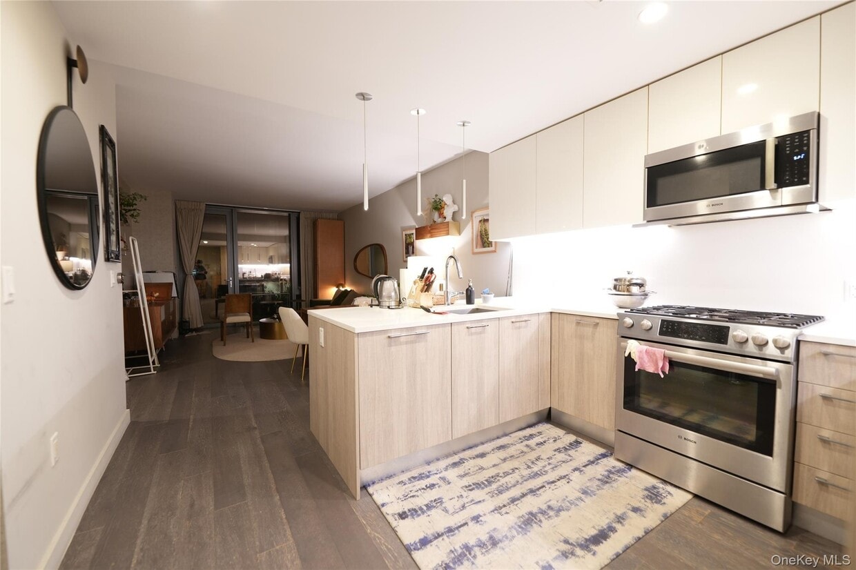 Foto principal - 131-03 40th Rd