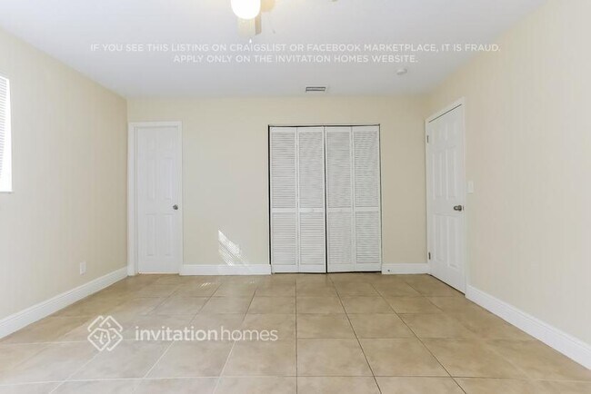 Foto del edificio - 7441 Douglas St