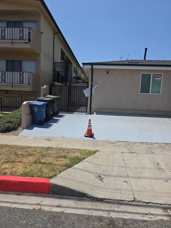 Building Photo - Charming 2BR House in Inglewood