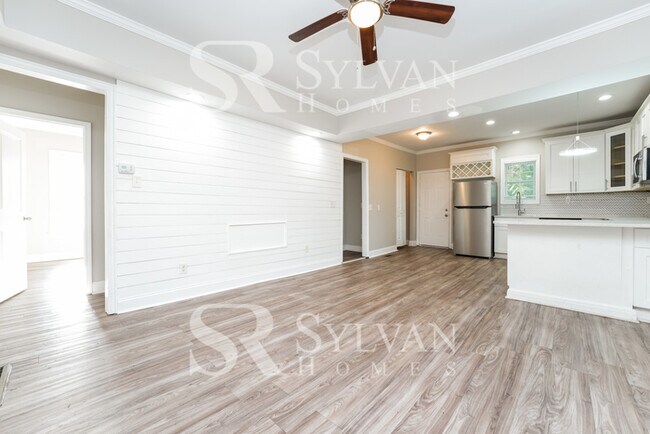 Building Photo - Discover Comfort and Convenience