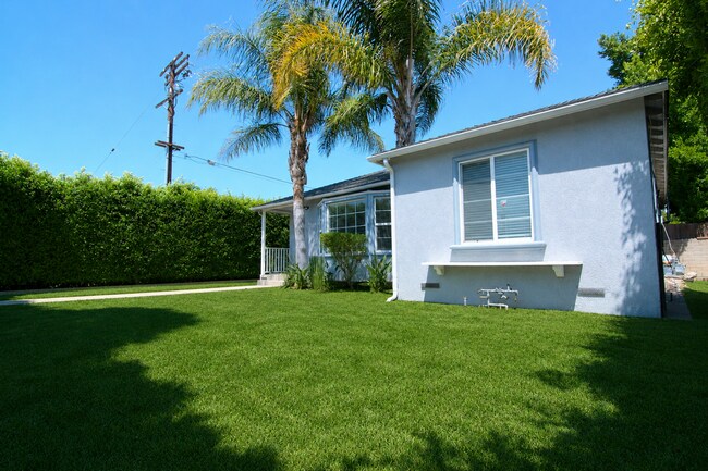Foto del edificio - 6730 Balboa Blvd