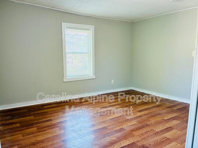 Foto del edificio - 1110 W Sykes St