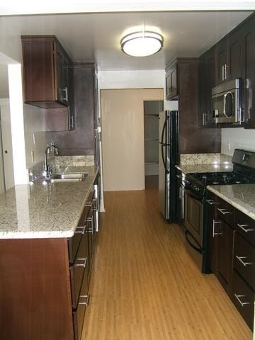 Building Photo - 2 bedroom in Santa Monica CA 90403